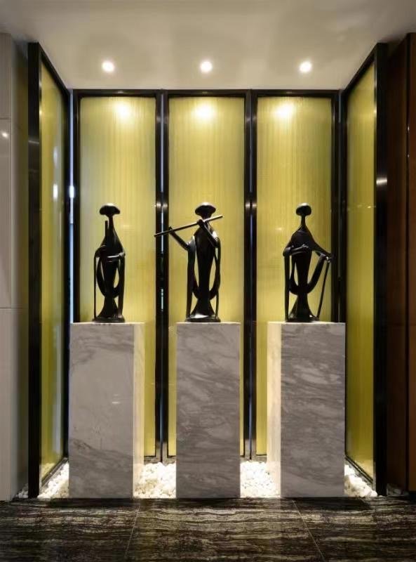 Hotel Sculpture