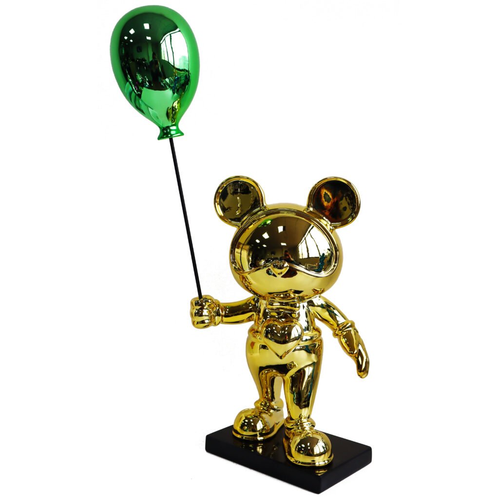 balloon bear sculpture