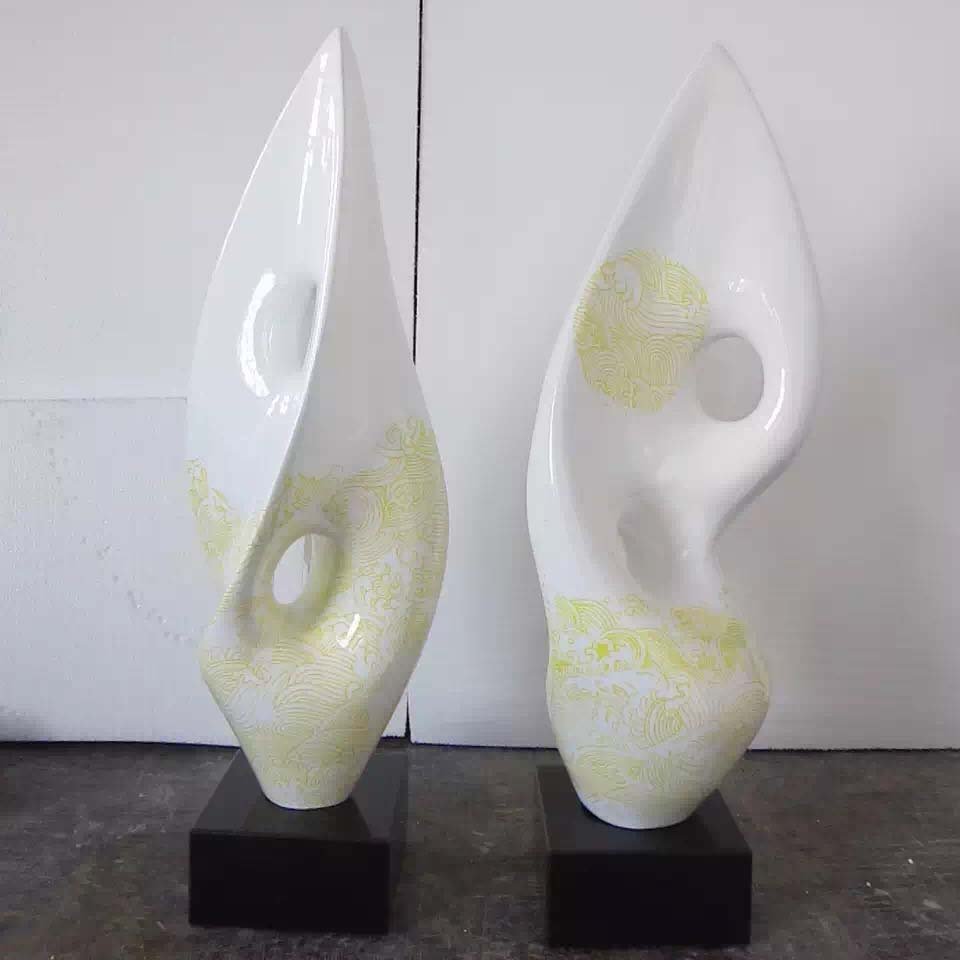 sculpture vase